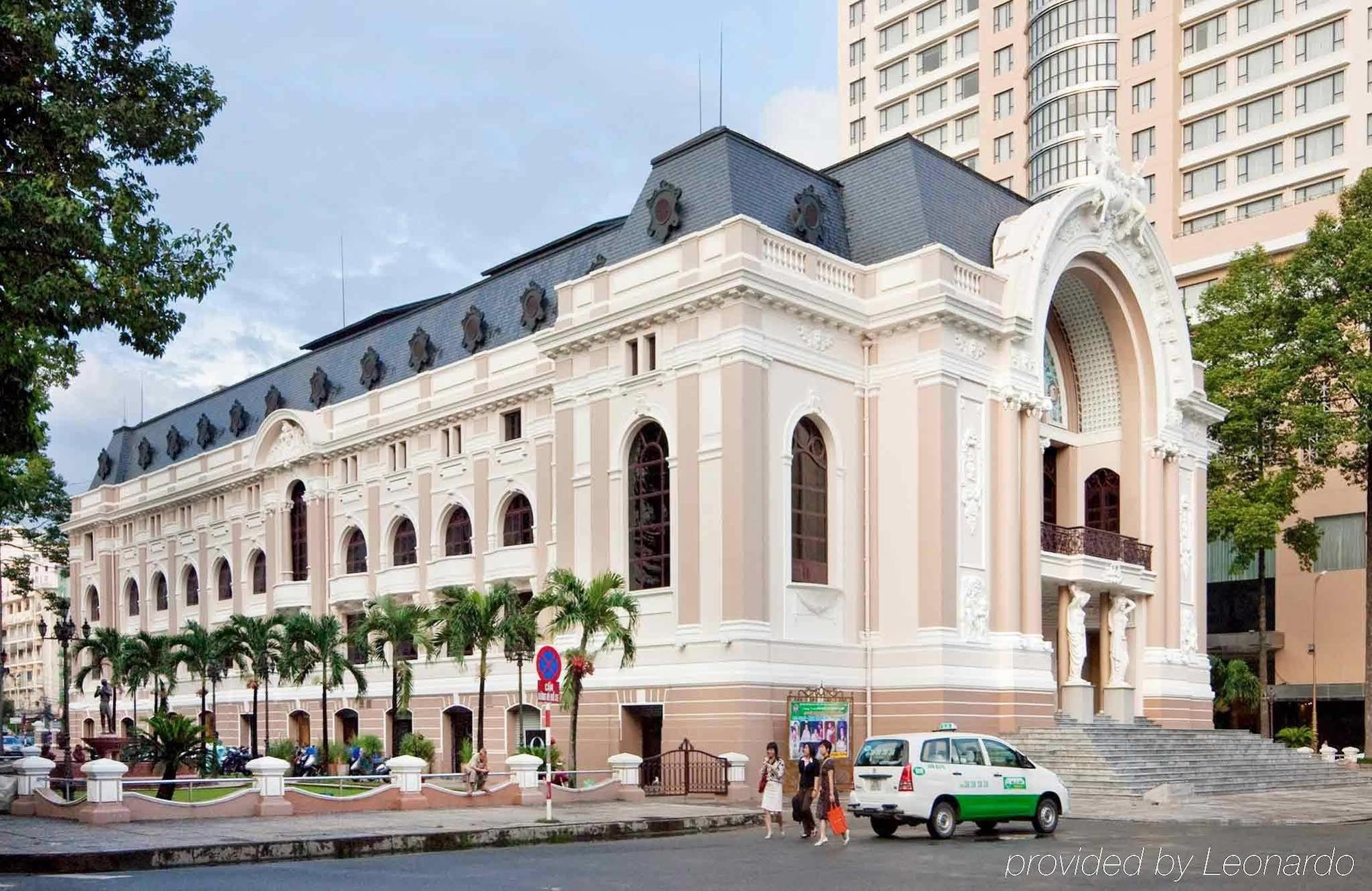 Ibis Saigon South Khách sạn
